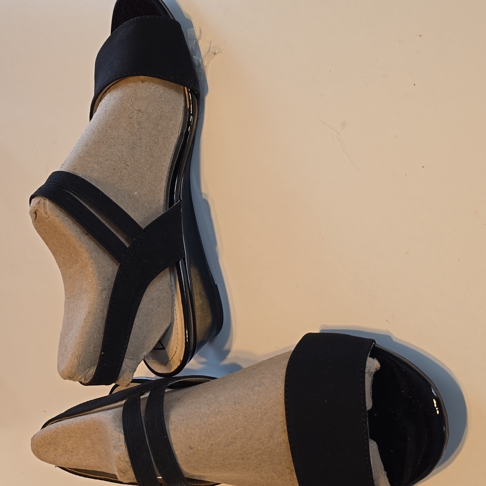 LIFESTRIDE 7.5 WIDE WIDTH Womens Yolo Black Low Wedges Sandals Shoes
